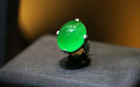 翡翠鉴别 翡翠等级的区分以及其价值的体现