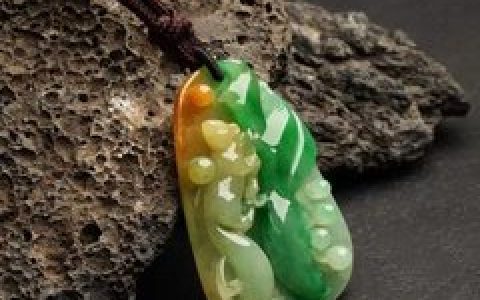 春带彩被戴成了绿翡翠是怎会回事 要让翡翠越来越绿应该怎么做