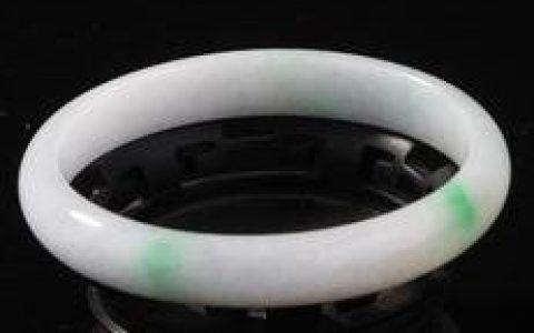 什么样的翡翠才值钱 真正好的翡翠都长什么样