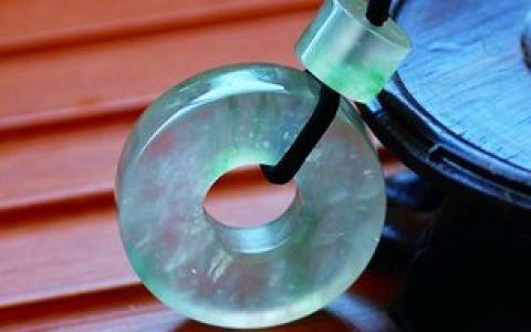 翡翠为什么会有绵 怎么看翡翠的雪花棉