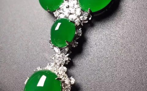 翡翠是传统的行业 未来翡翠行业应如何转变