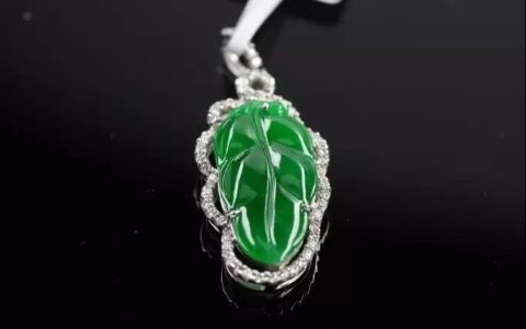 网购翡翠时应该如何挑选翡翠才正确