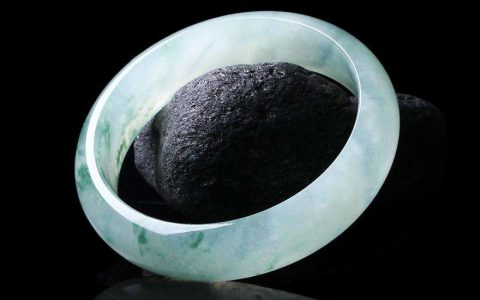 翡翠鉴色的最高境界 翡翠颜色鉴定