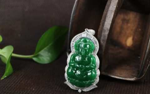 喜欢翡翠的话 就多学一点翡翠知识吧
