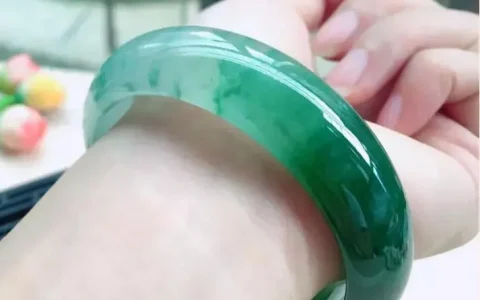 翡翠如何看品质好与不好？以下经验可以参考